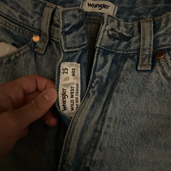 Wrangler Light Blue Women's Straight-Leg Jeans - Picture 7 of 8